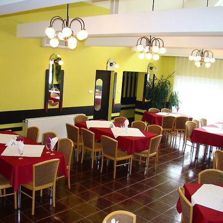 Lazar Pension & Restaurant Gheorgheni  Eksteriør billede