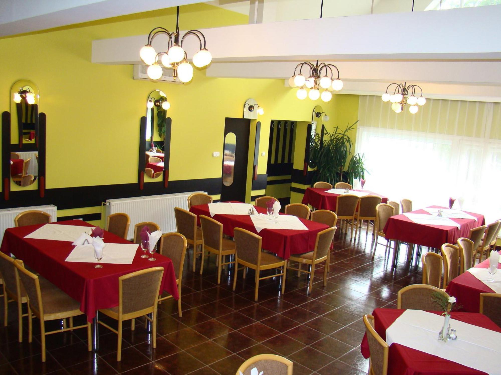 Lazar Pension & Restaurant Gheorgheni  Eksteriør billede