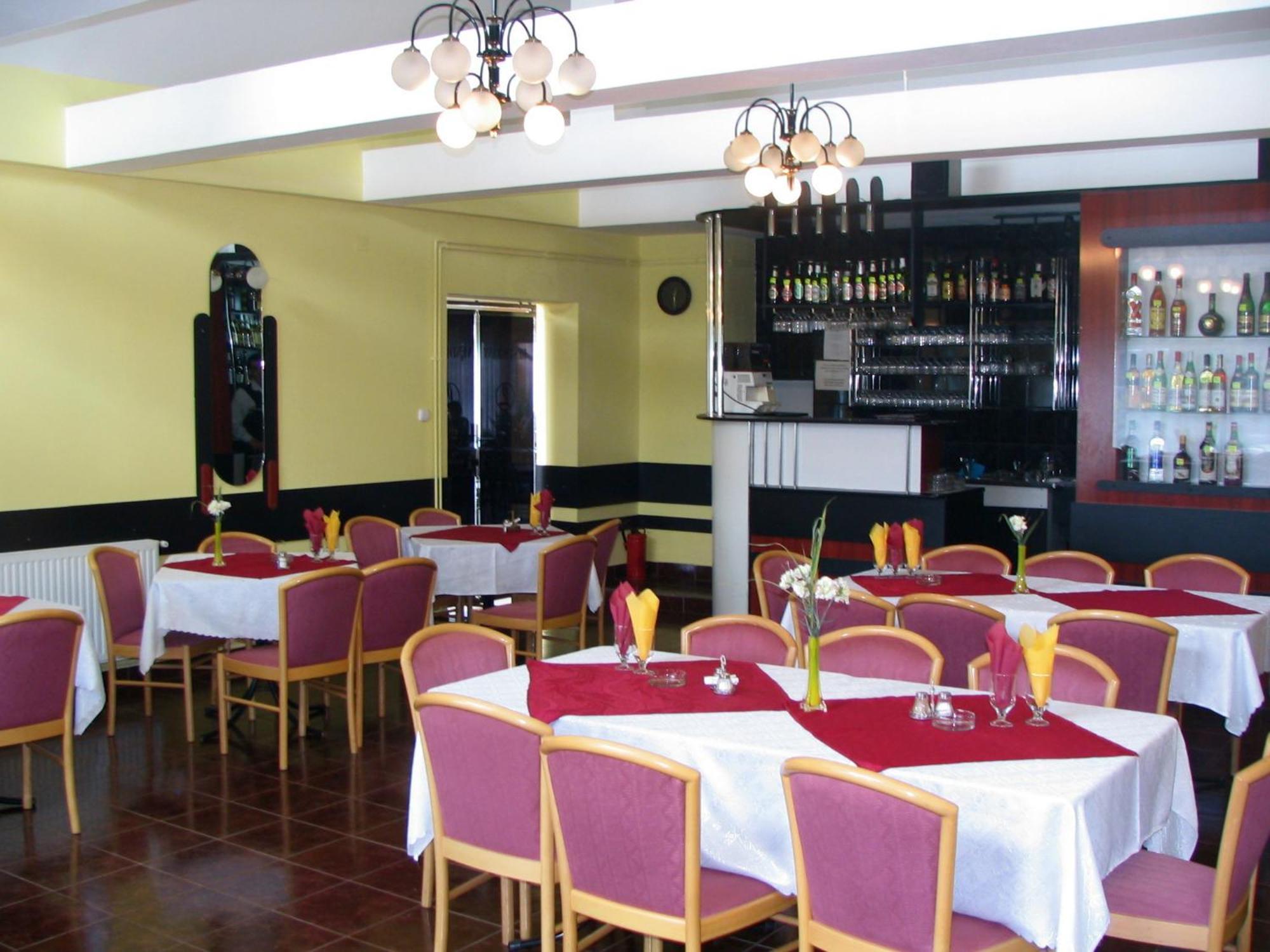 Lazar Pension & Restaurant Gheorgheni  Eksteriør billede